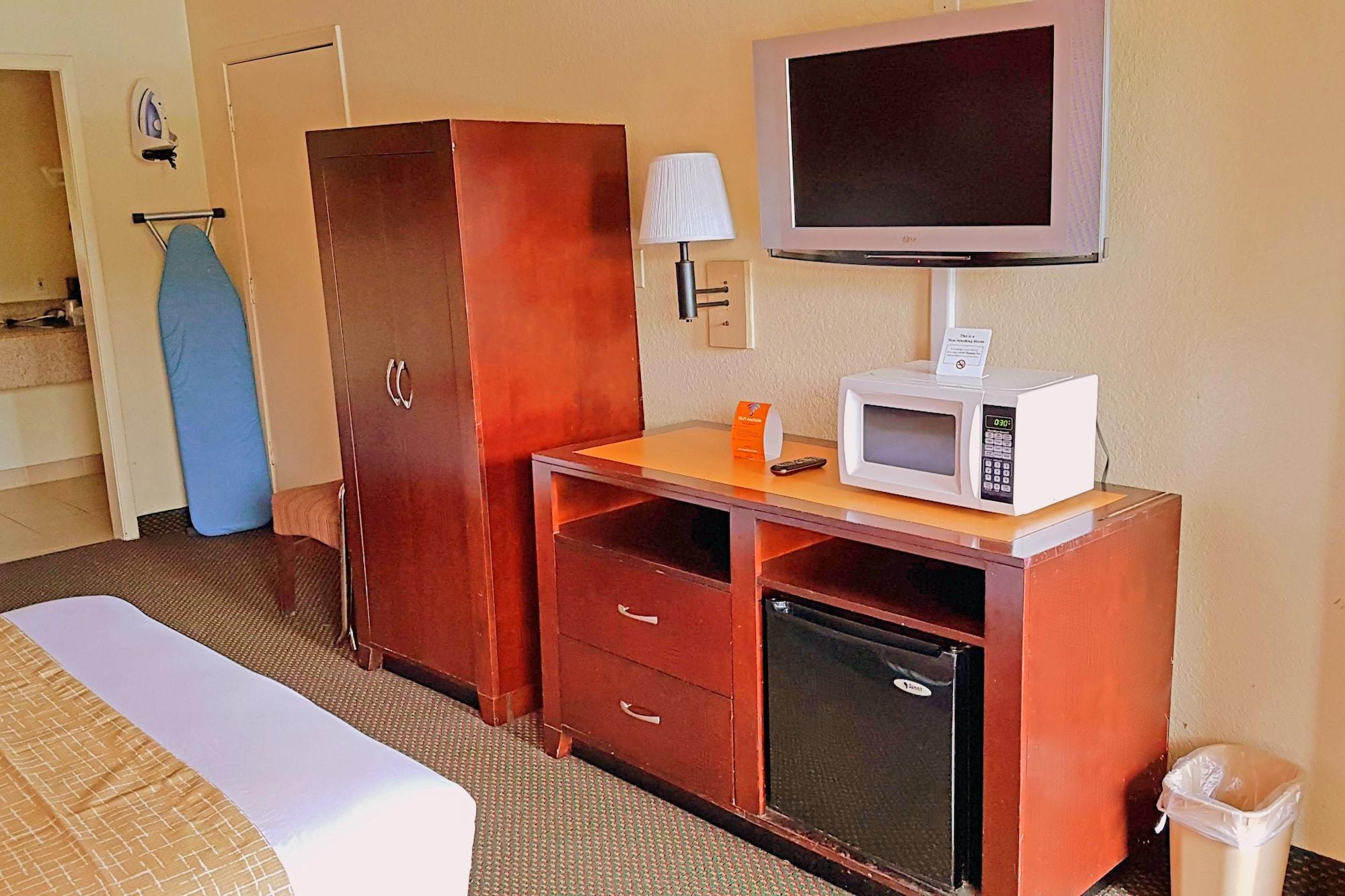 Travelodge By Wyndham Houston Hobby Airport Екстер'єр фото